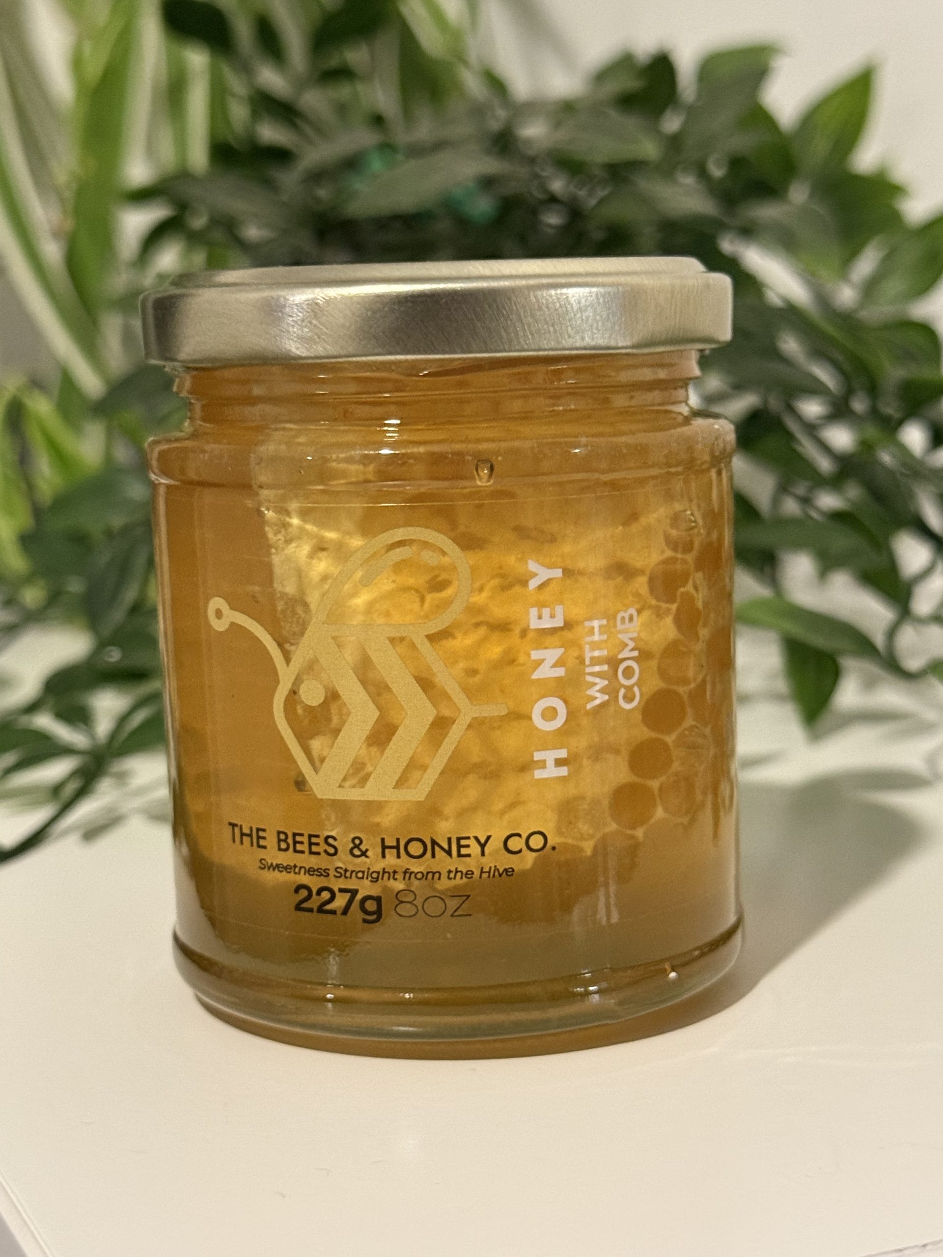 8oz cut comb in jar of honey